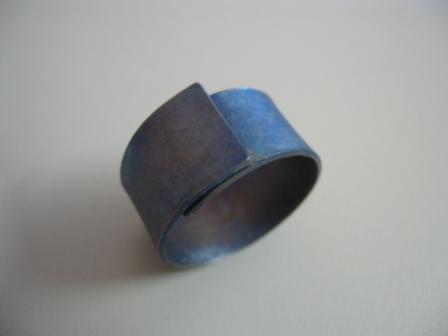 titanring mit anlauffarbe blau