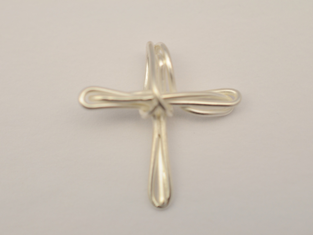 Kreuz Silberschmuck aus Pastakollektion