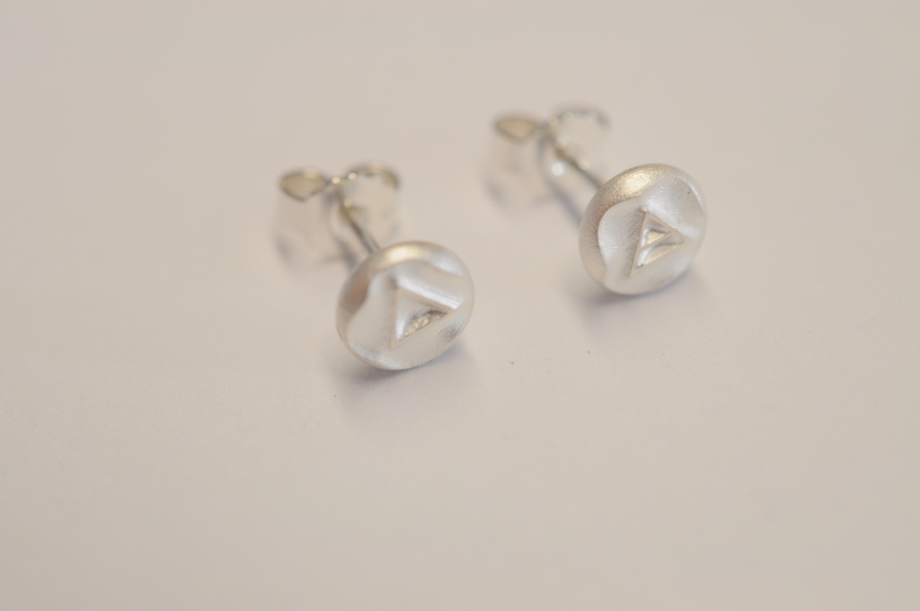 Triathlon Ohrstecker aus 925 Silber mit Elementsymbolen