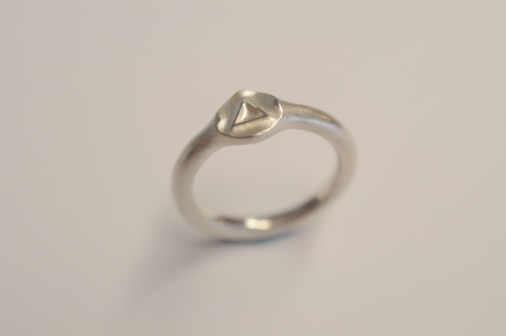 Ring aus 925 Silber mit Element nach Wahl